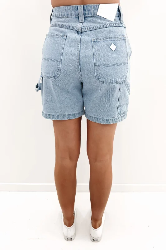 a-carrie-carpenter-short-break-away-denim-light