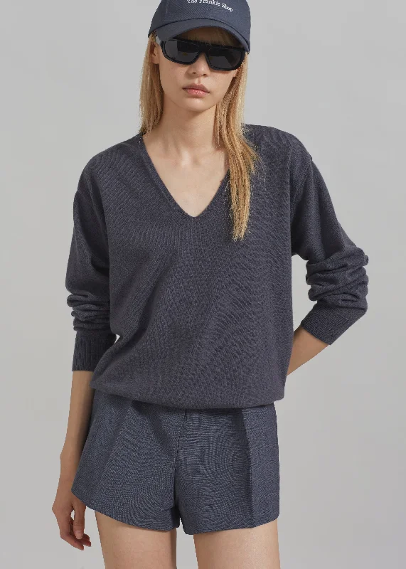 ames-v-neck-sweater-charcoal