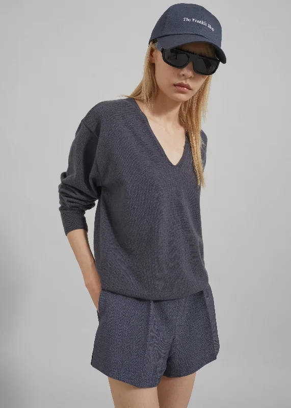 ames-v-neck-sweater-charcoal