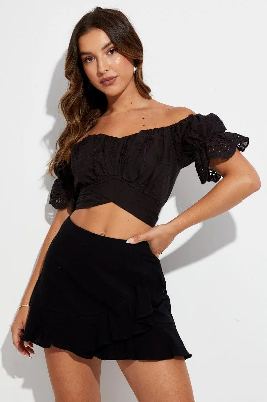 black-crop-top-short-sleeve-tie-back-eyelet-wc1175-47wb