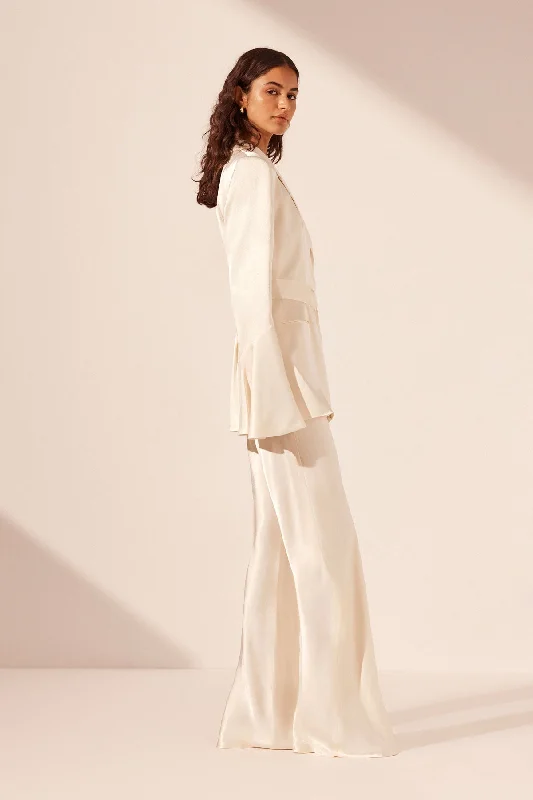 la-lune-flared-sleeve-belted-blazer-cream