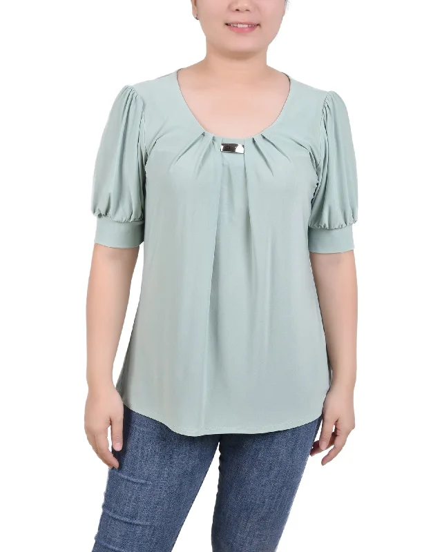 ny-collection-short-sleeve-balloon-sleeve-top-with-hardware-petite