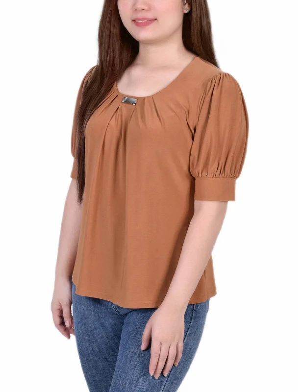 ny-collection-short-sleeve-balloon-sleeve-top-with-hardware-petite