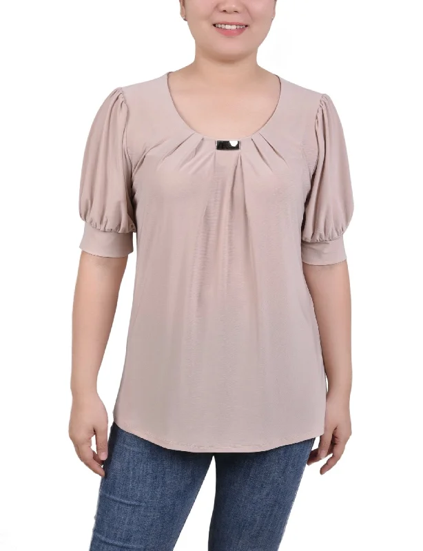 ny-collection-short-sleeve-balloon-sleeve-top-with-hardware-petite