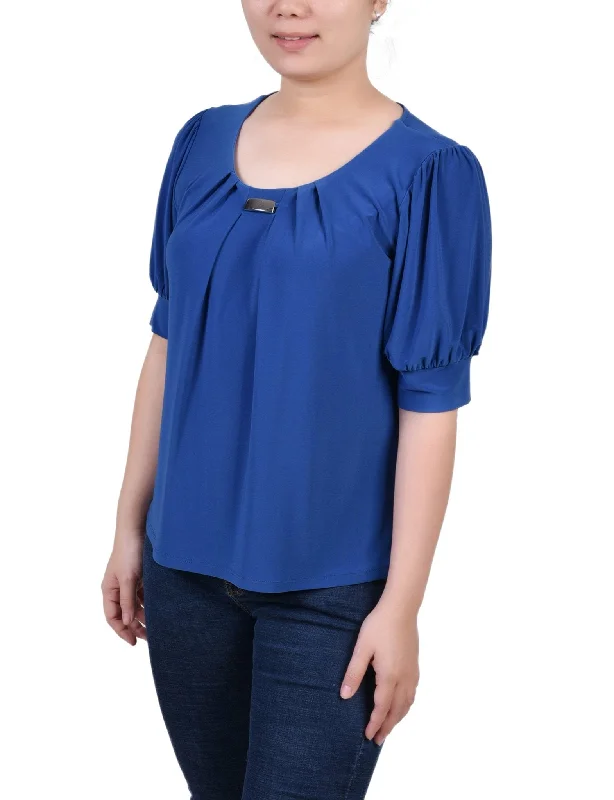 ny-collection-short-sleeve-balloon-sleeve-top-with-hardware-petite