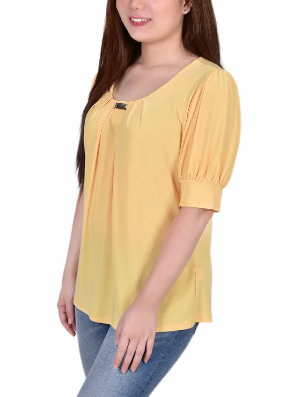 ny-collection-short-sleeve-balloon-sleeve-top-with-hardware-petite