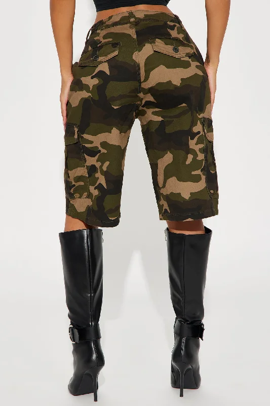 off-duty-camo-bermuda-short-olive-combo