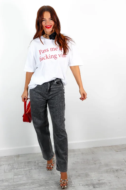 pass-the-vino-white-red-slogan-graphic-t-shirt