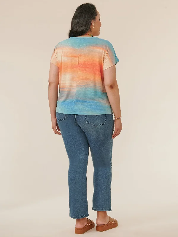 short-sleeve-scoop-neck-ombre-print-twist-front-hem-plus-size-knit-top-w3m7223e