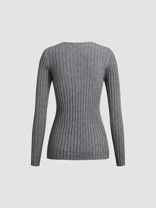 solid-textured-v-neck-knit-top