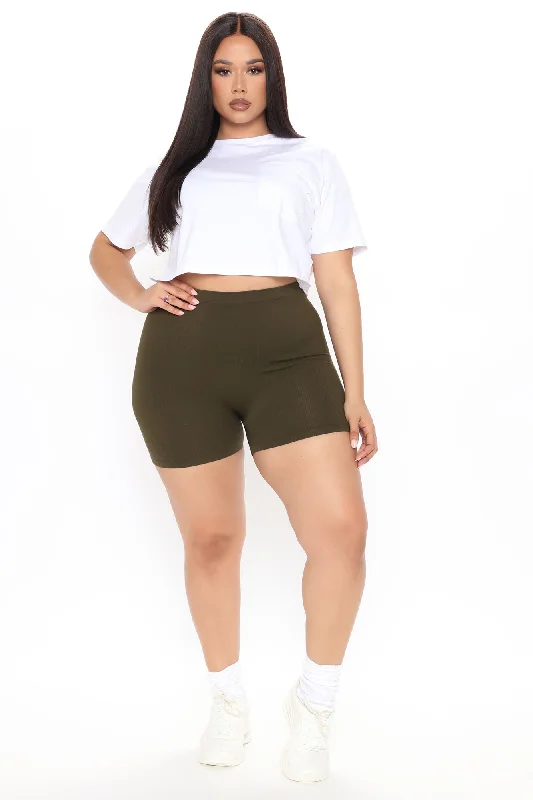 uncomplicated-seamless-shorts-olive