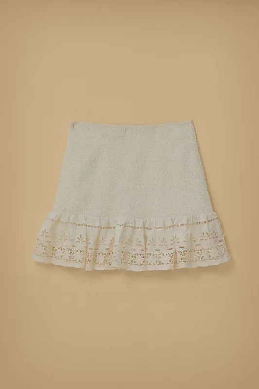 white-richelieu-mini-skirt